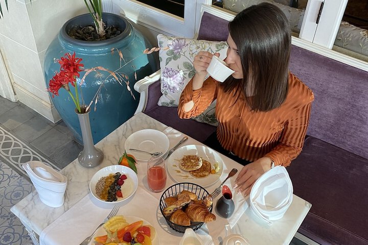 Breakfast/Coffee Service 60 of 98
