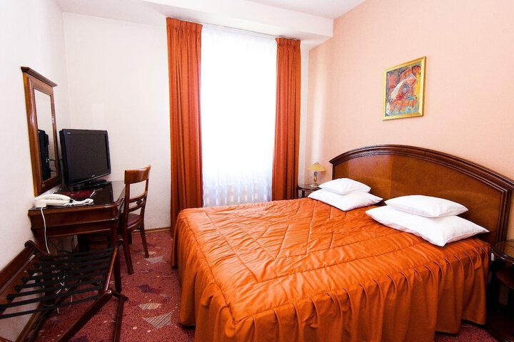 Room 7 of 31