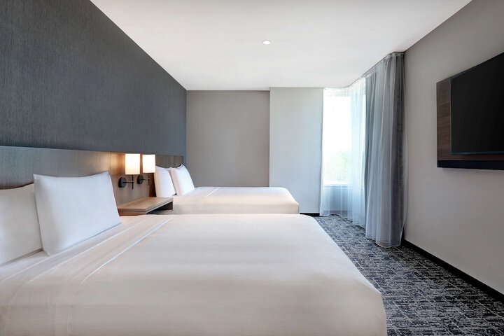 Room 10 of 43