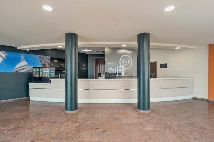 Entrance & Lobby