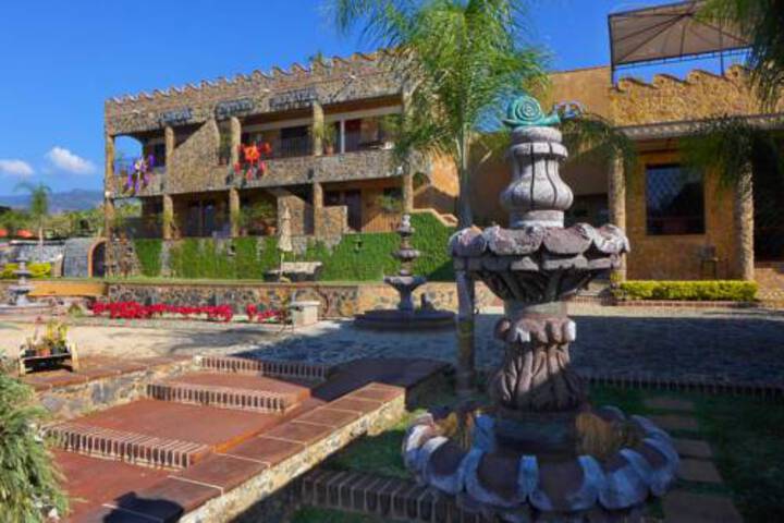 Entrance & Lobby
