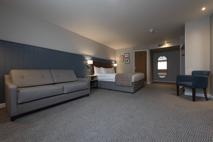 Room 12 of 36