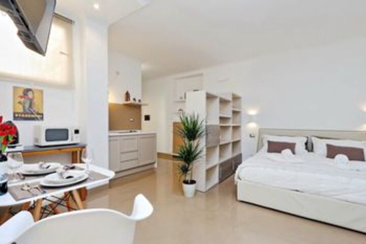 Room 8 of 27