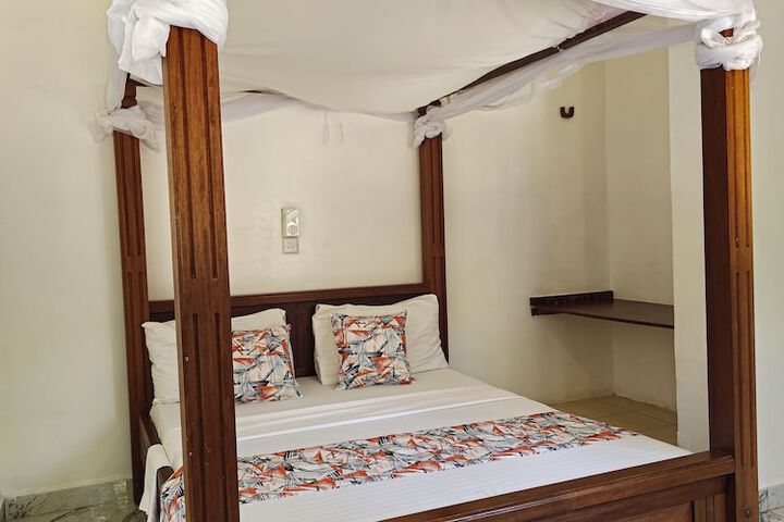 Room 14 of 43