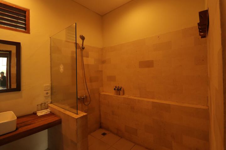 Room 30 of 59