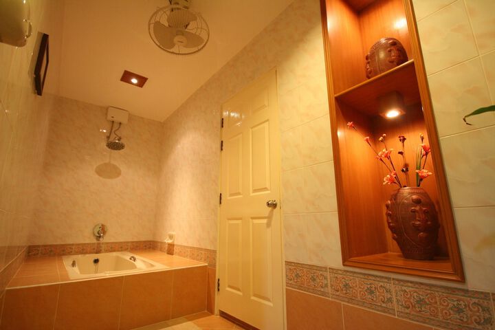 Room 30 of 53