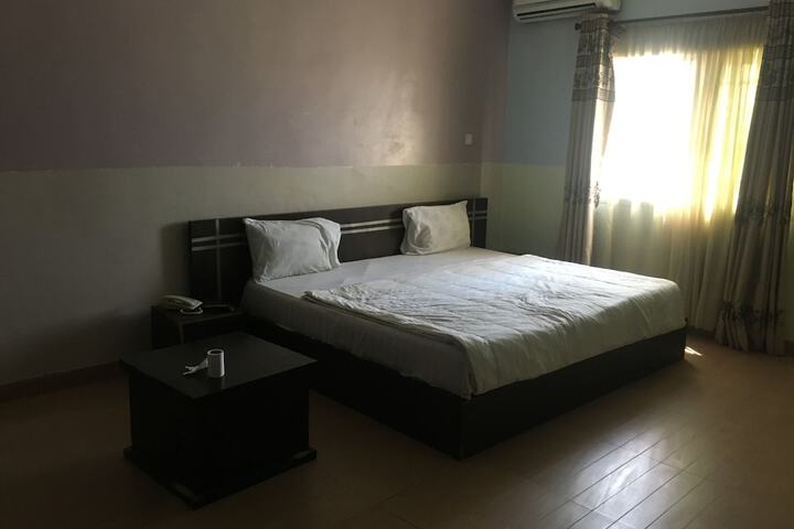 Room 3 of 17