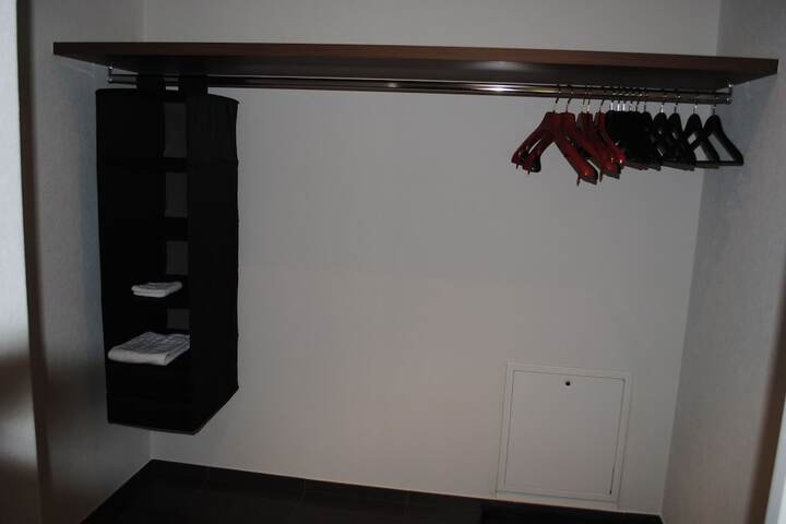 Room 36 of 77