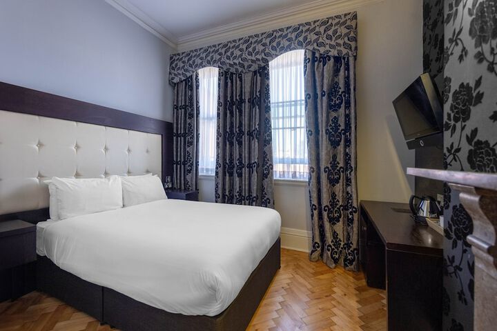 Room 15 of 68