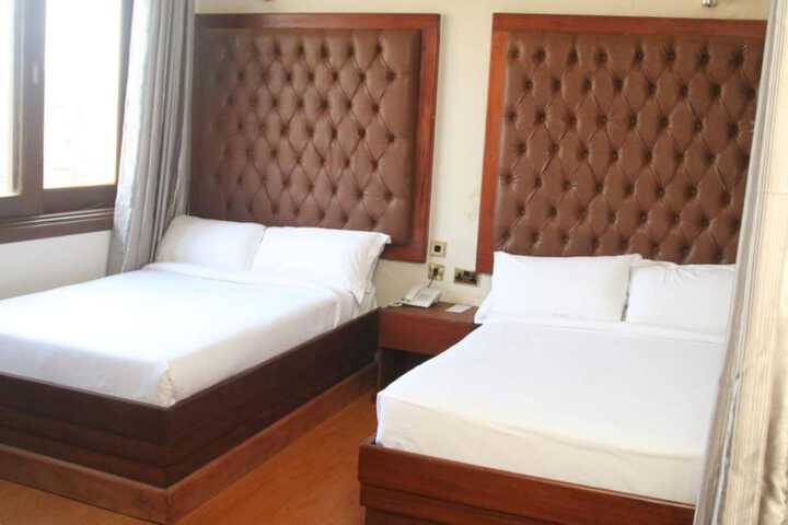 Room 5 of 25