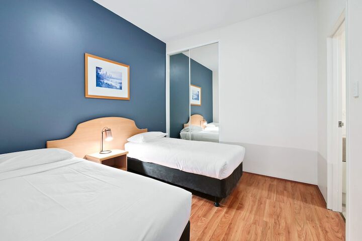Room 16 of 120