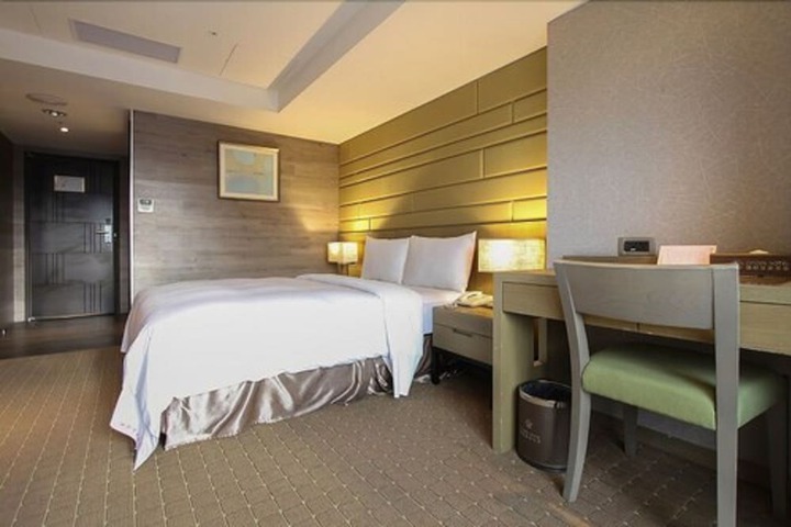 Room 9 of 19