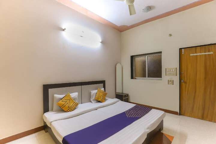 Room 7 of 11