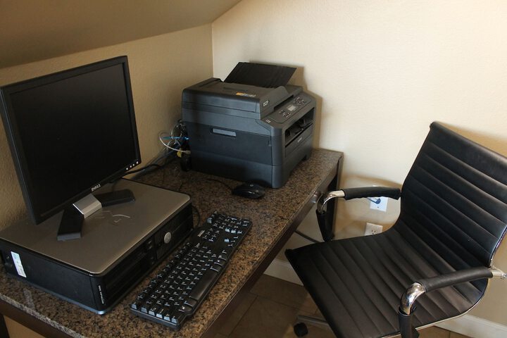 Business Center 33 of 38