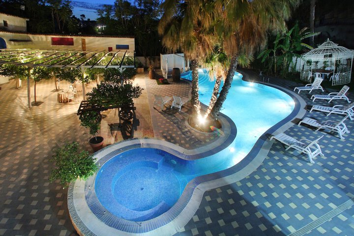 Pool Hotel