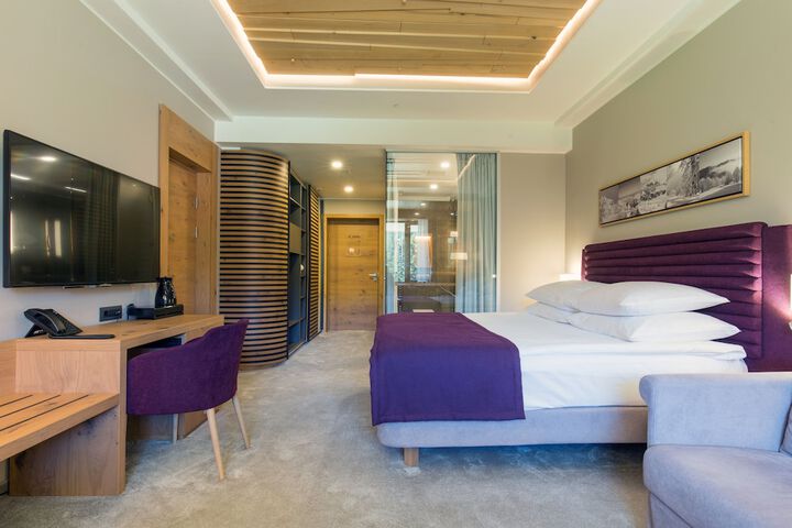 Room 10 of 81