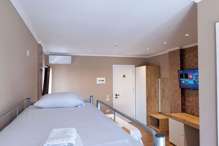Room 35 of 129