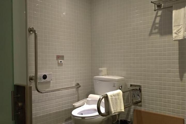 Room 69 of 91