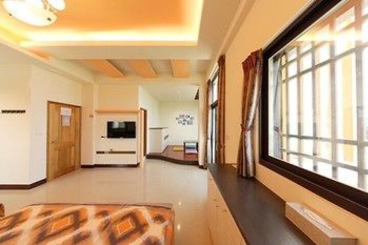 Room 13 of 23