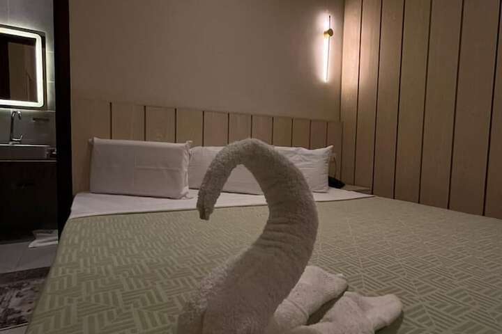 Room 28 of 92