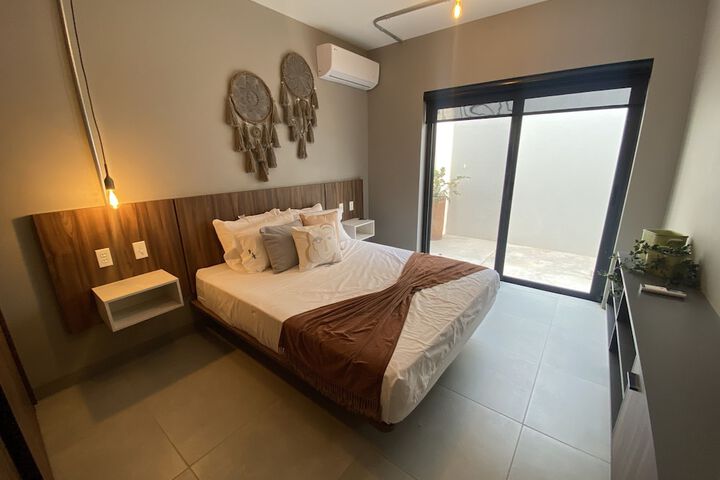 Room 70 of 94