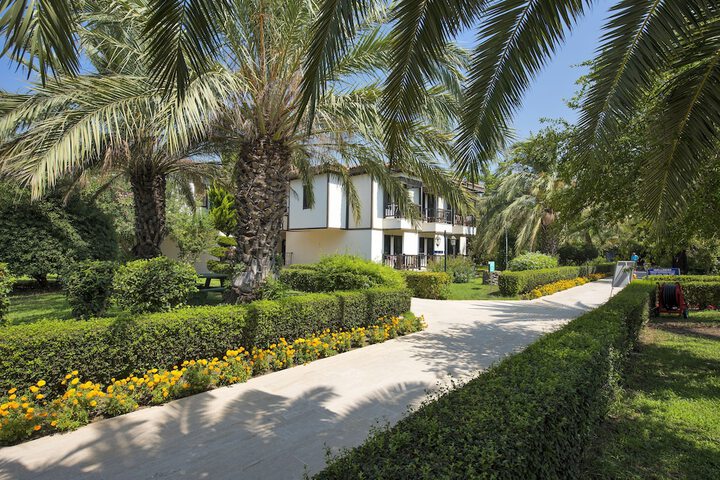Hotel Exterior 103 of 113
