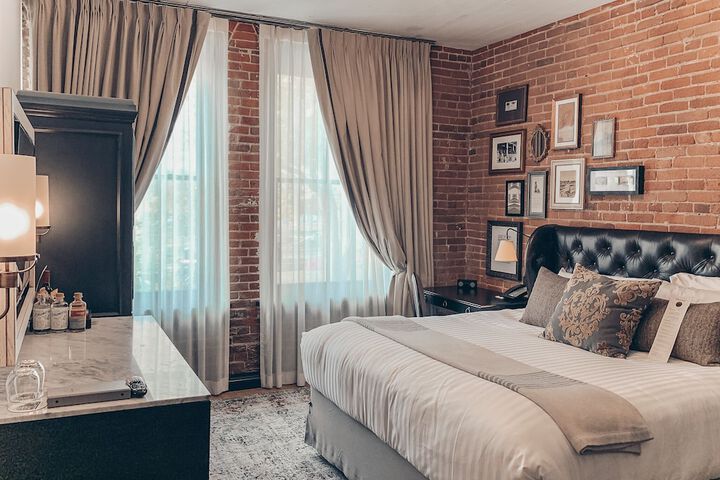 Room 18 of 43