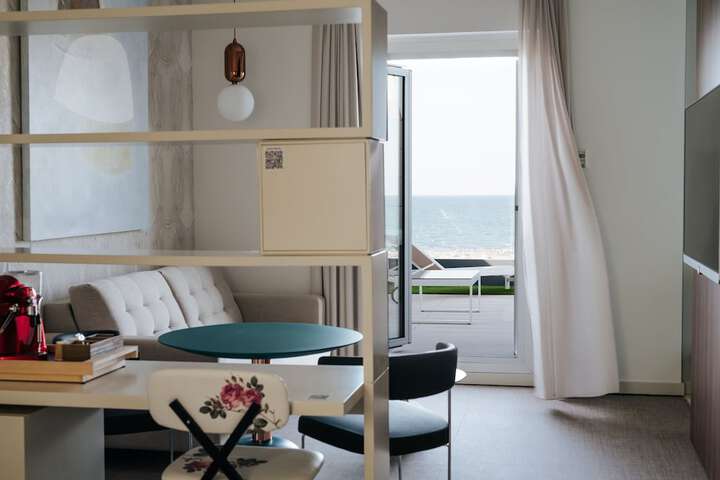 Room 60 of 168
