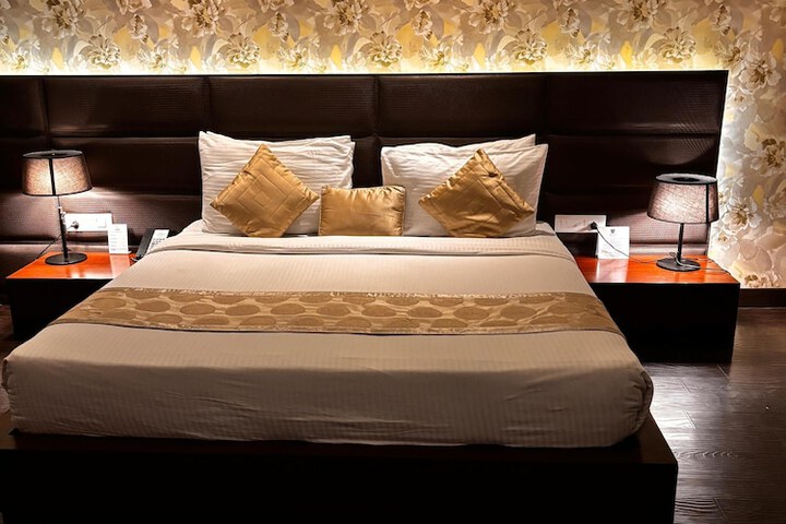 Room 2 of 13