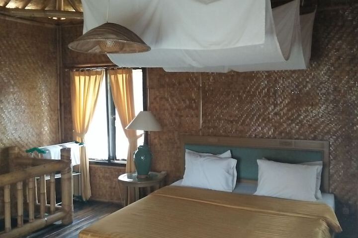 Room 8 of 184