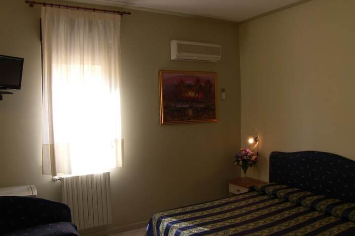 Room 7 of 47