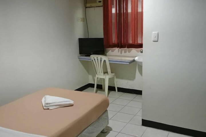 Room 4 of 14