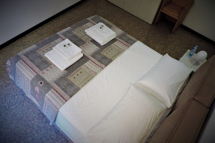 Room 6 of 26