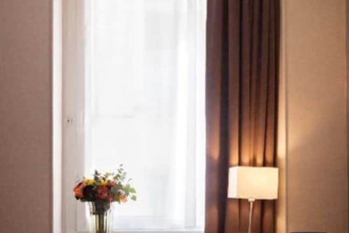 Room 15 of 48