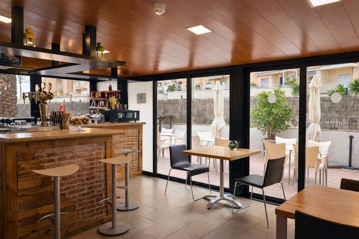 Snack bar