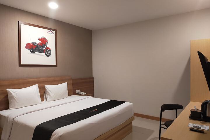 Room 7 of 13