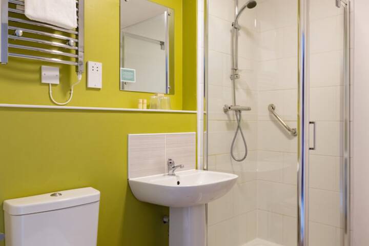 Room 14 of 21