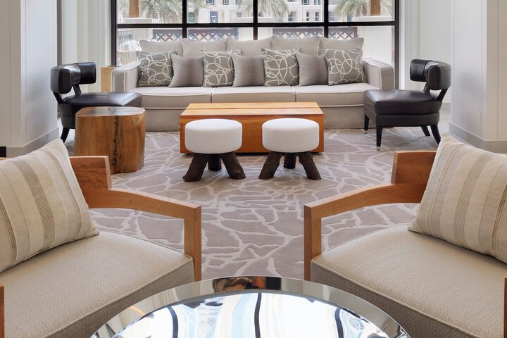 Lounge 61 of 73