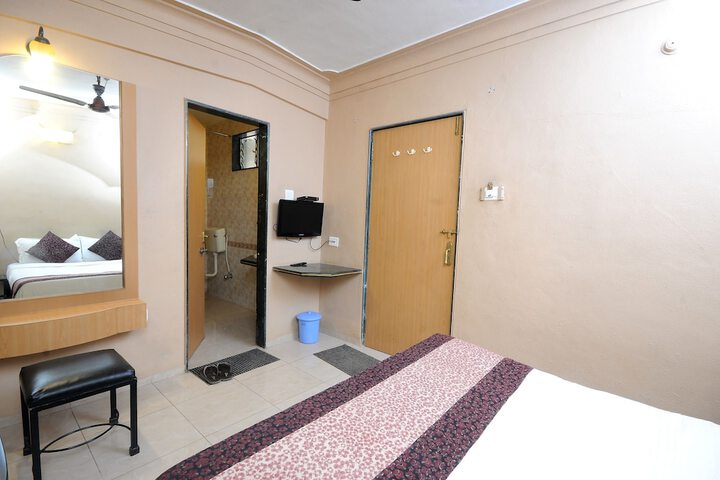Room 8 of 49