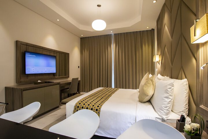 Room 9 of 30