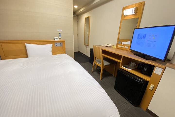 Room 10 of 30