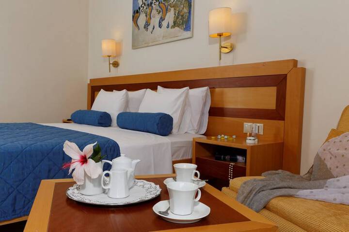 Room 5 of 209