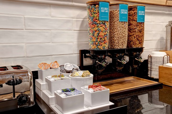 Breakfast/Coffee Service 29 of 45
