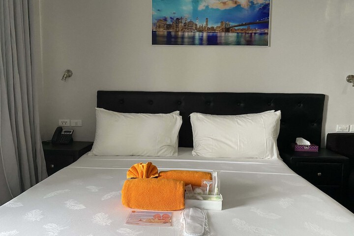 Room 107 of 403