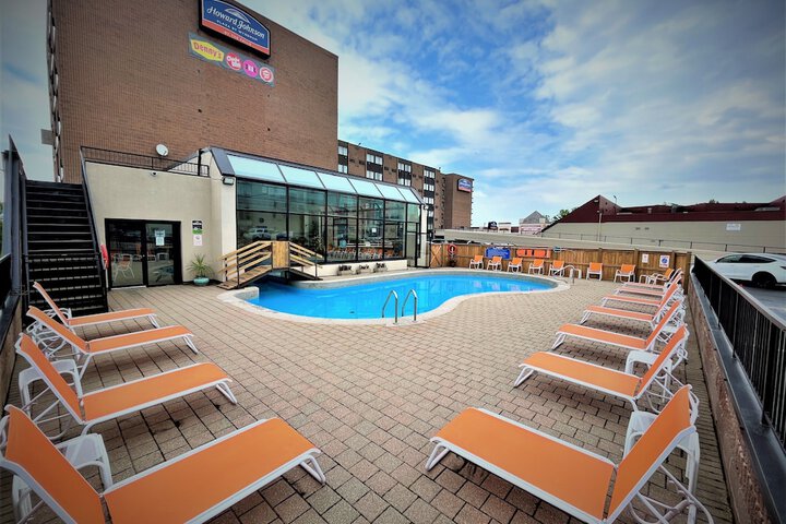 Hotel with Pool
