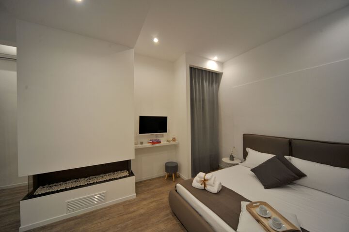 Room 1 of 1