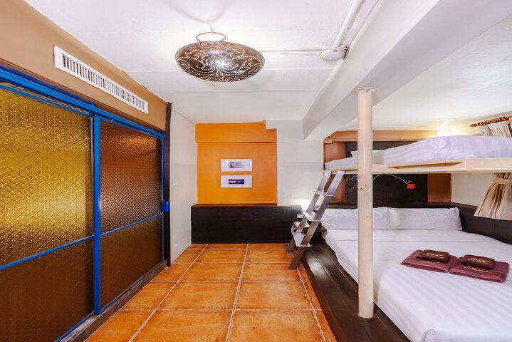 Room 20 of 53