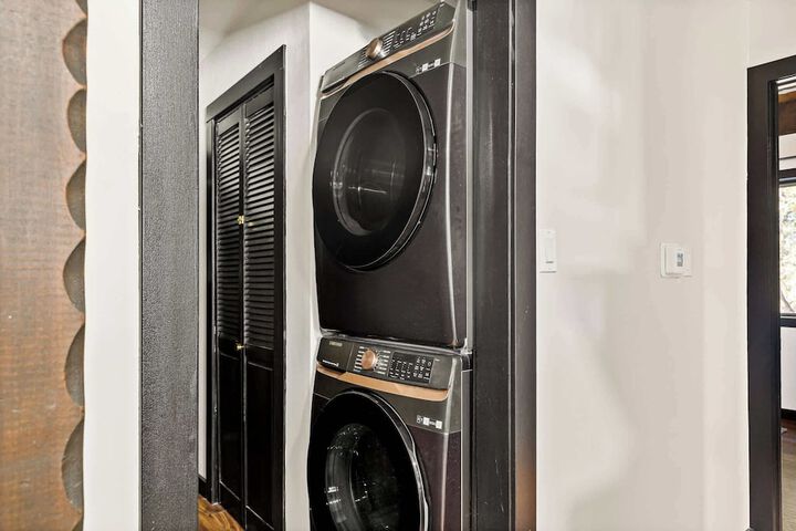 Laundry 41 of 52