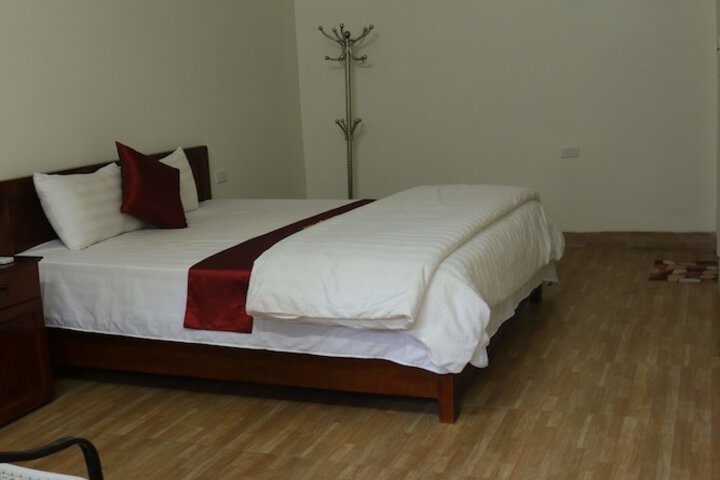 Room 14 of 104