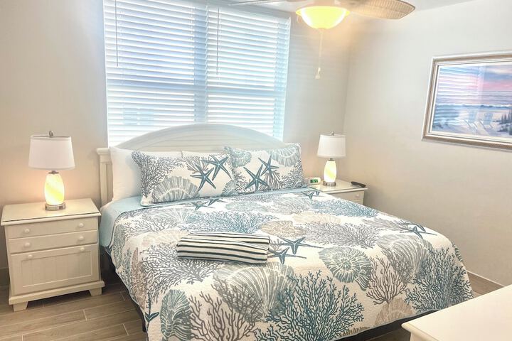 Room 2 of 169